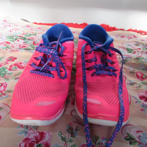 Nike Shoes - Nike Free 5.0 Runners